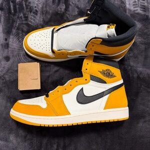 Air Jordan 1 Retro High OG Yellow Black Sneakers